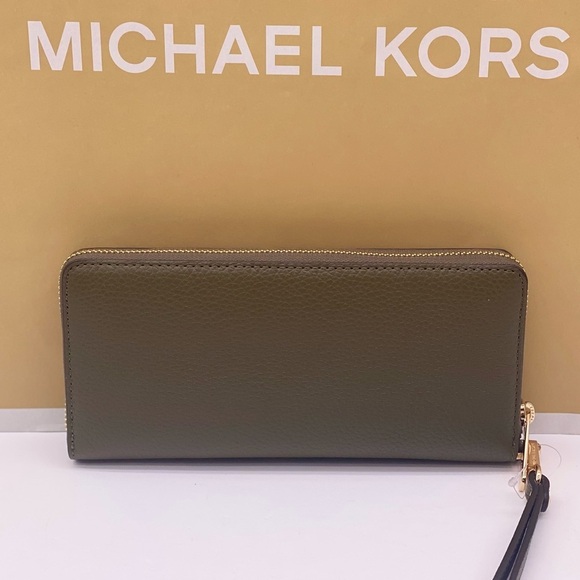 Michael Kors Large Continental
Wallet Wristlet Olive - Picture 3 of 9